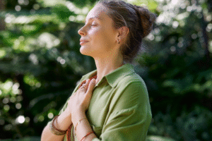 The Pause of Gratitude – 5 Transformative Ways Slowing Down Unlocks Abundance